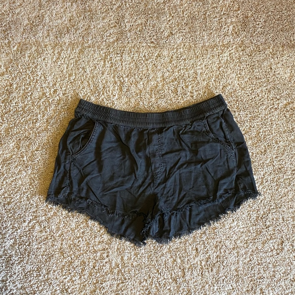 Aerie Flowy Grey shorts